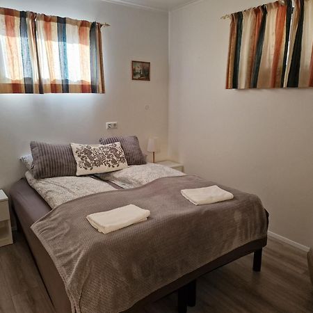 Husid Guesthouse Reykholt  Bagian luar foto
