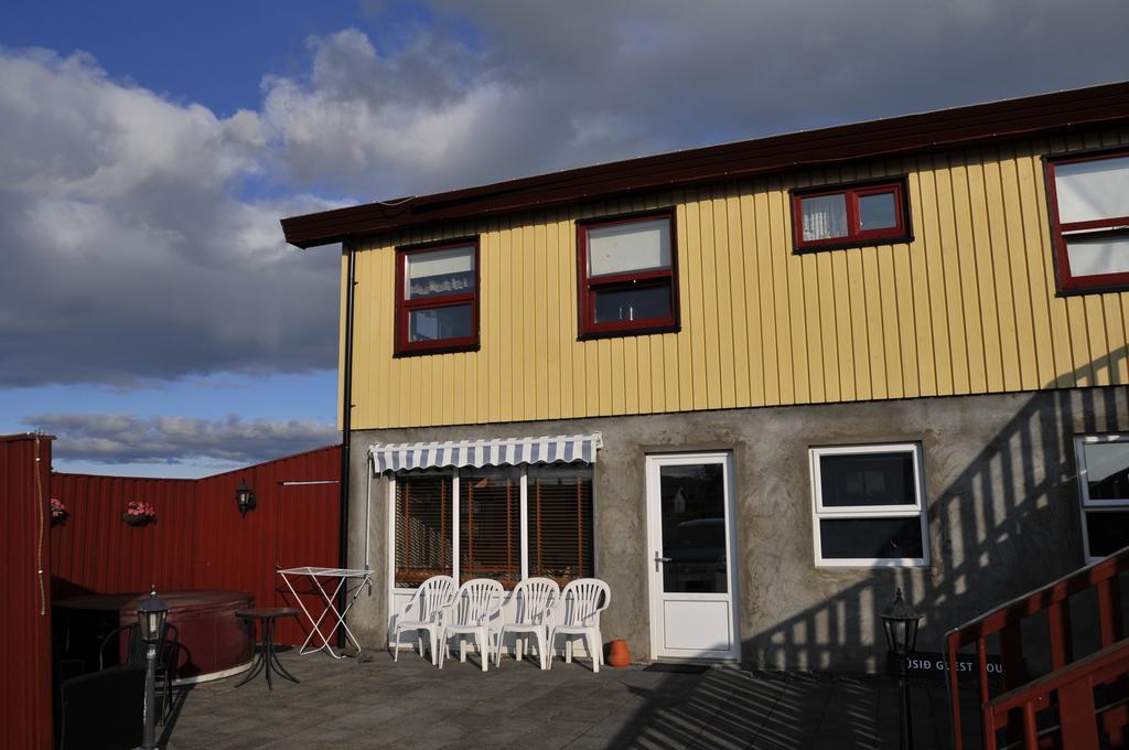 Husid Guesthouse Reykholt  Bagian luar foto